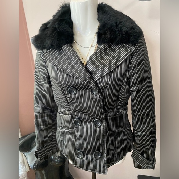 BEBE DOUBLE BREASTED PUFFER COAT REMOVABLE FAUX FUR COLLAR US S pinstripe - Picture 3 of 12